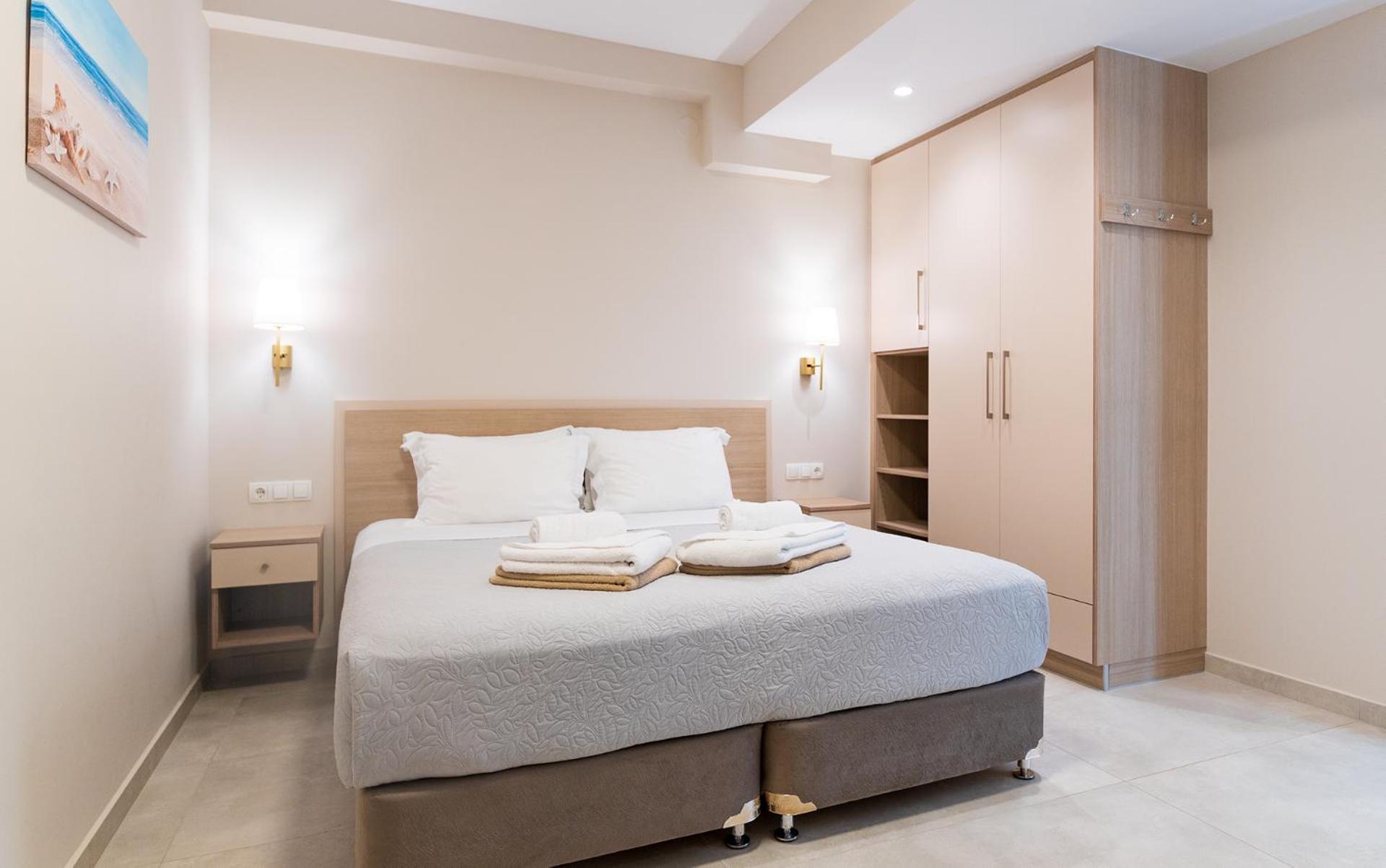 Vakakis Family Luxury Studios 2 Palaiochora Ngoại thất bức ảnh
